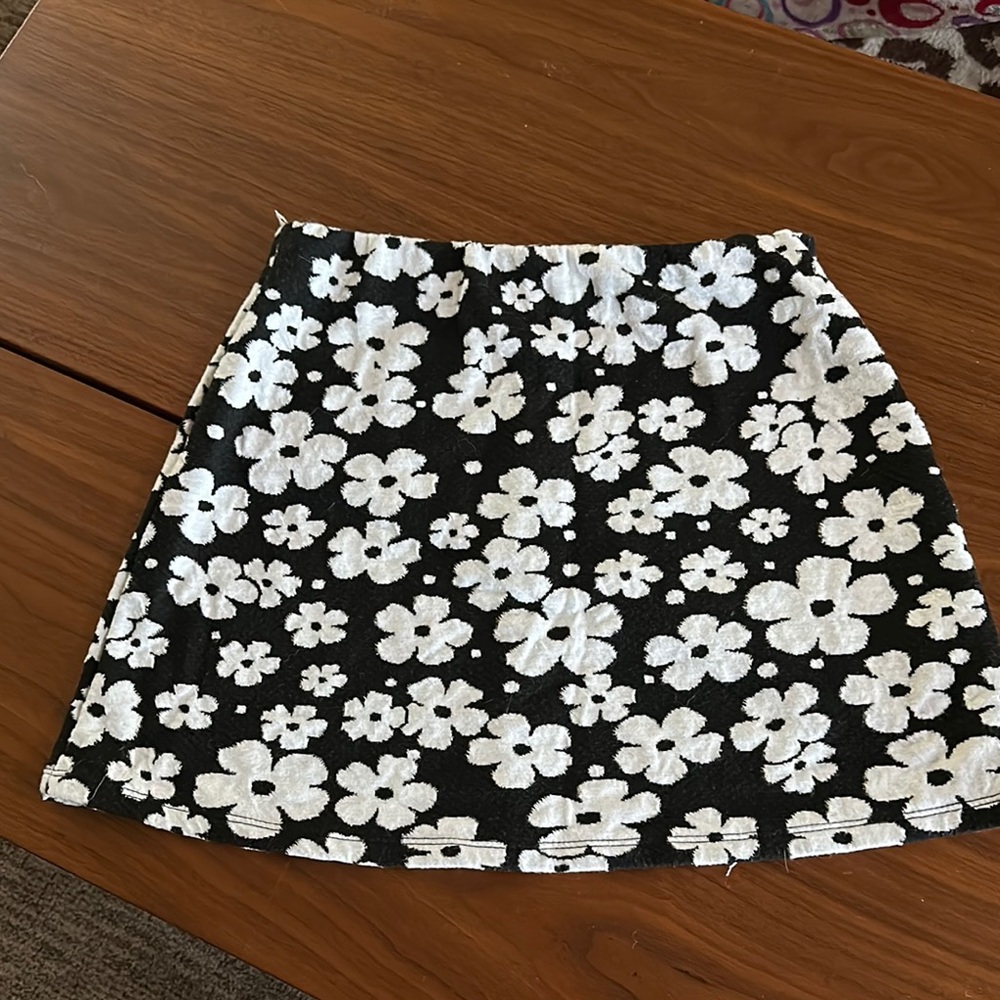Urban Outfitters Floral Black and White Skirt size small